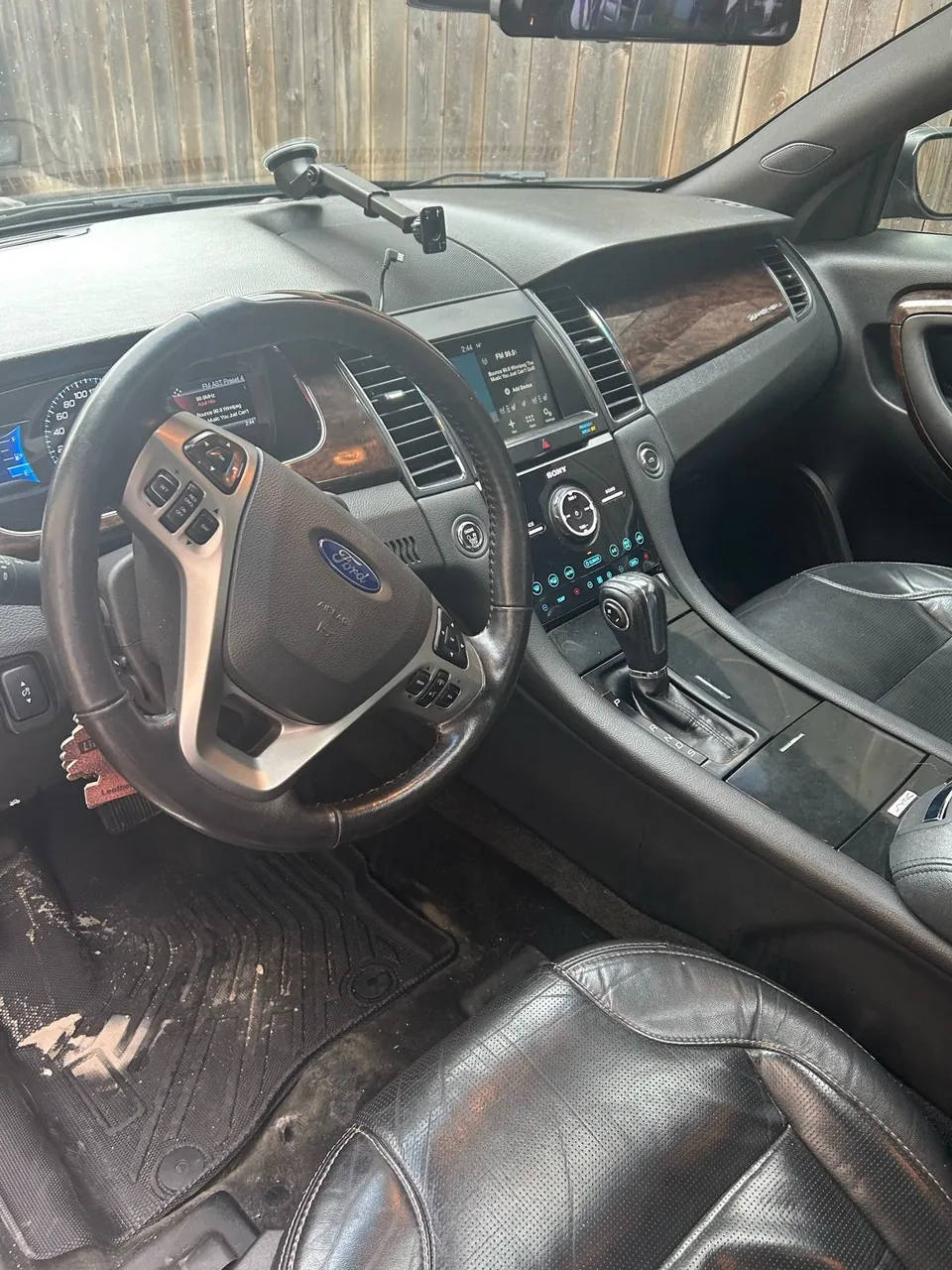 Ford Taurus 2016 photo 4