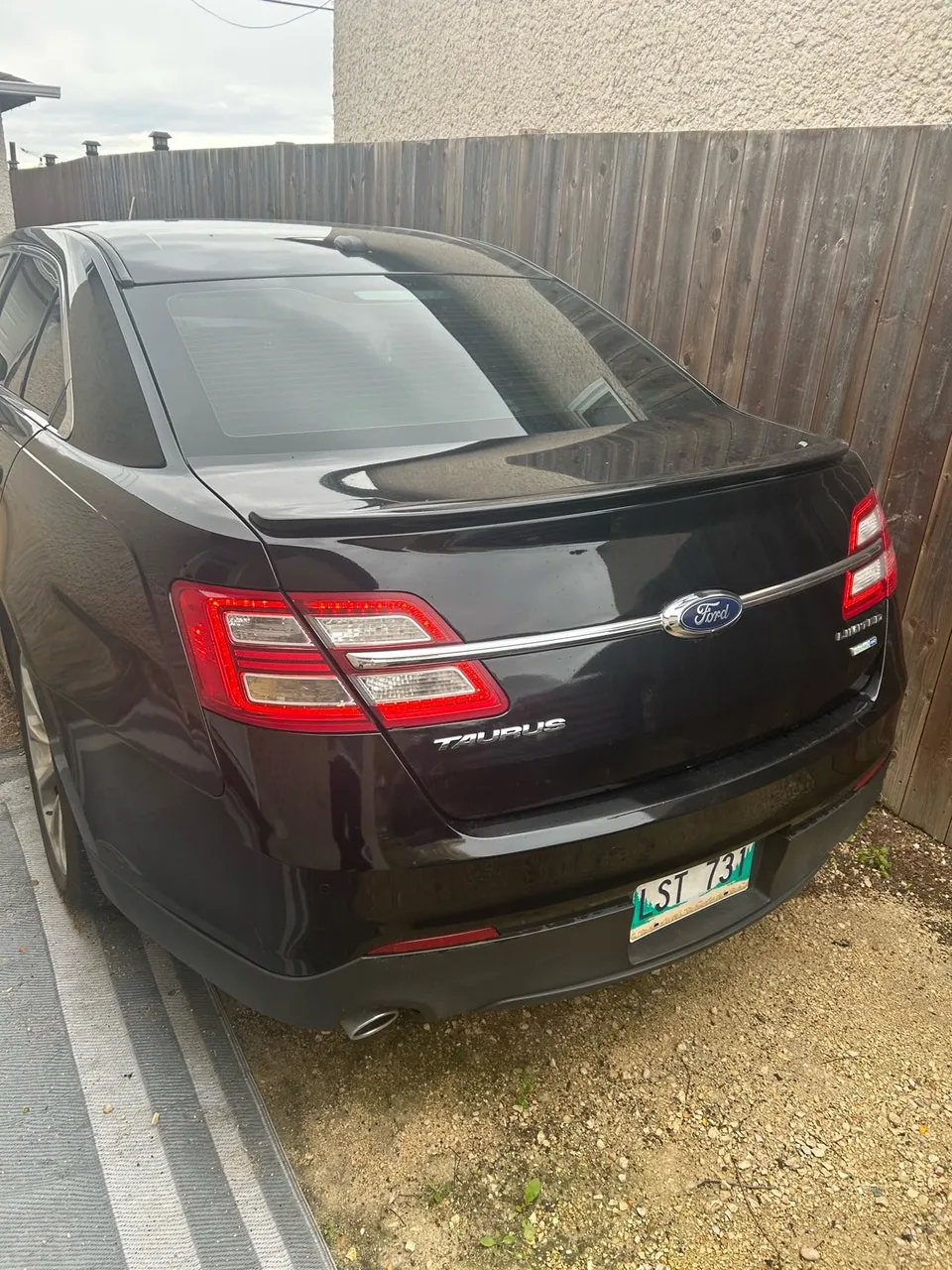 Ford Taurus 2016 photo 2