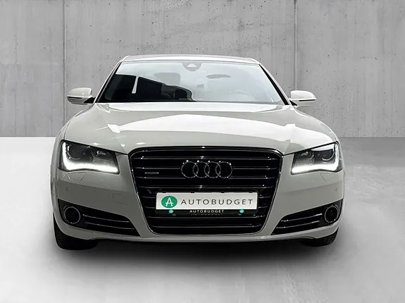 Audi A8 2012 photo 4