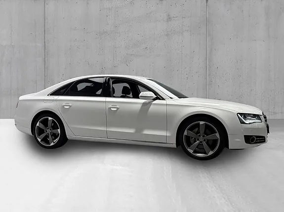 Audi A8 2012 photo 3