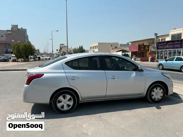 Nissan Sunny 2015 photo 4