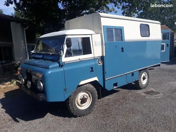 Land Rover Santana