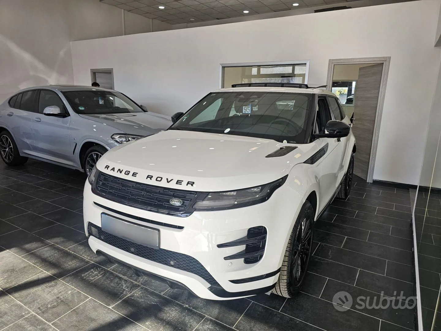 Land Rover Range Rover Evoque 2024 photo 4