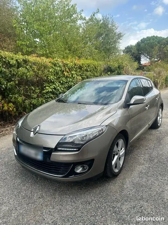 Renault Megane 2012 photo 2