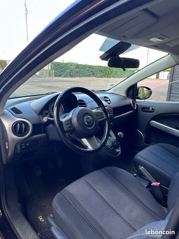 Mazda 2 2008 photo 2