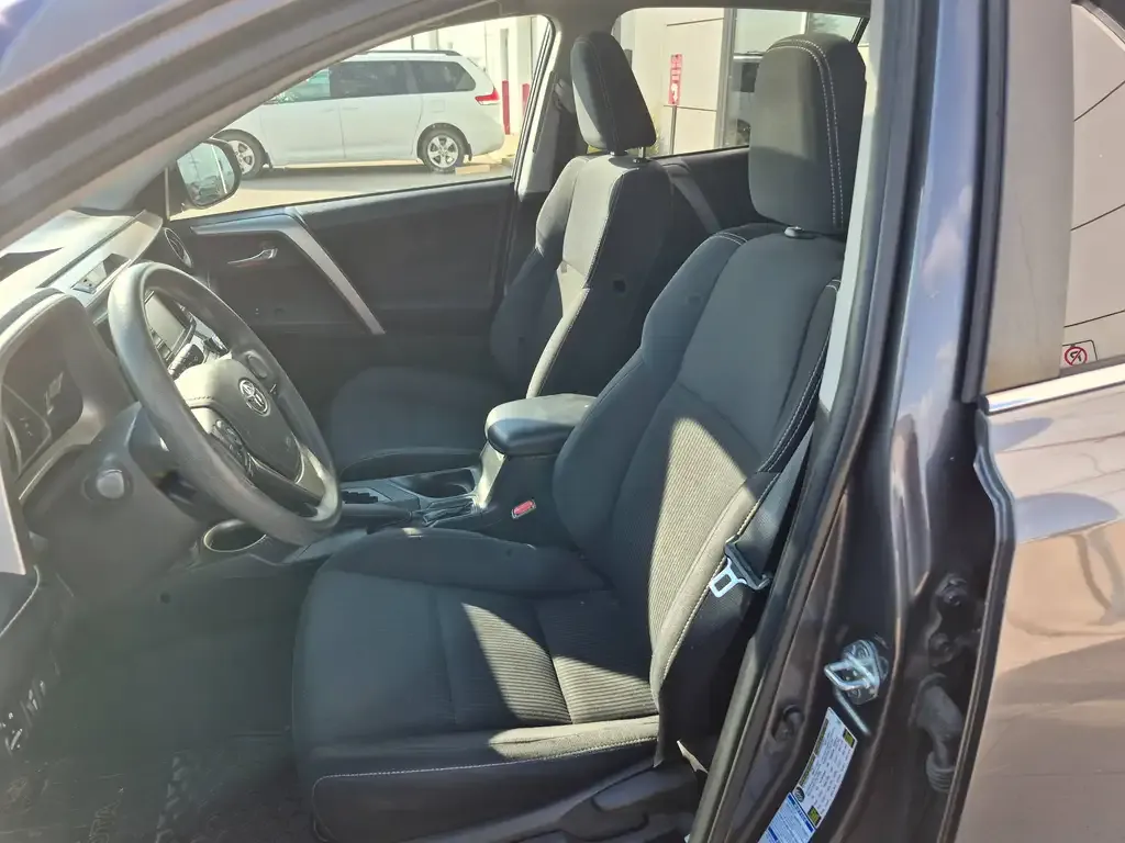Toyota Rav4 2015 photo 2