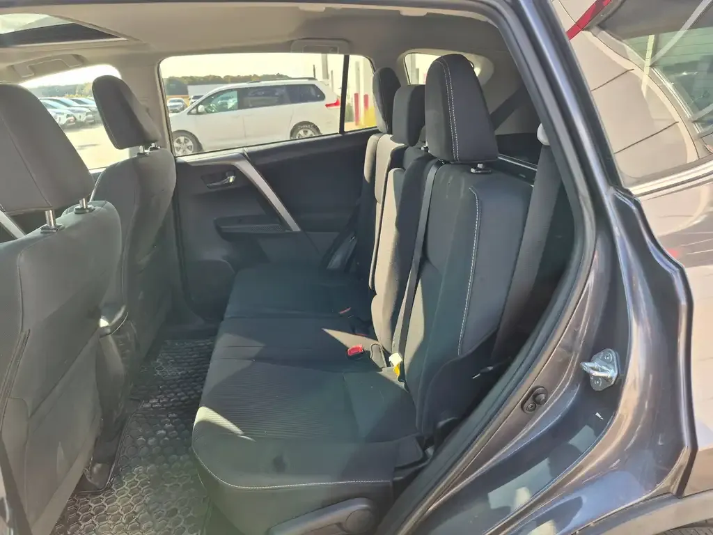 Toyota Rav4 2015 photo 4