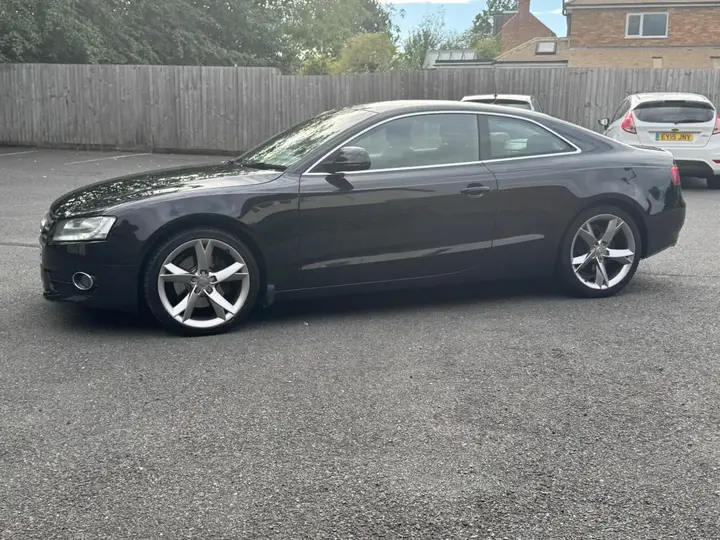Audi A5 2009 photo 5