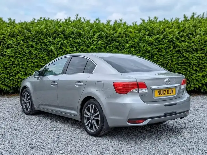Toyota Avensis 2012 photo 4