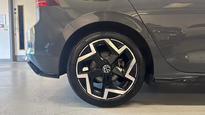 Volkswagen Golf 2025 photo 5