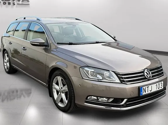 Volkswagen Passat 2011 photo 2