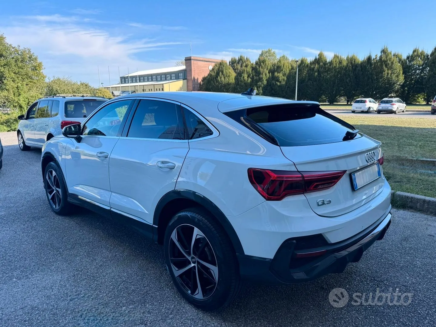 Audi Q3 2023 photo 3