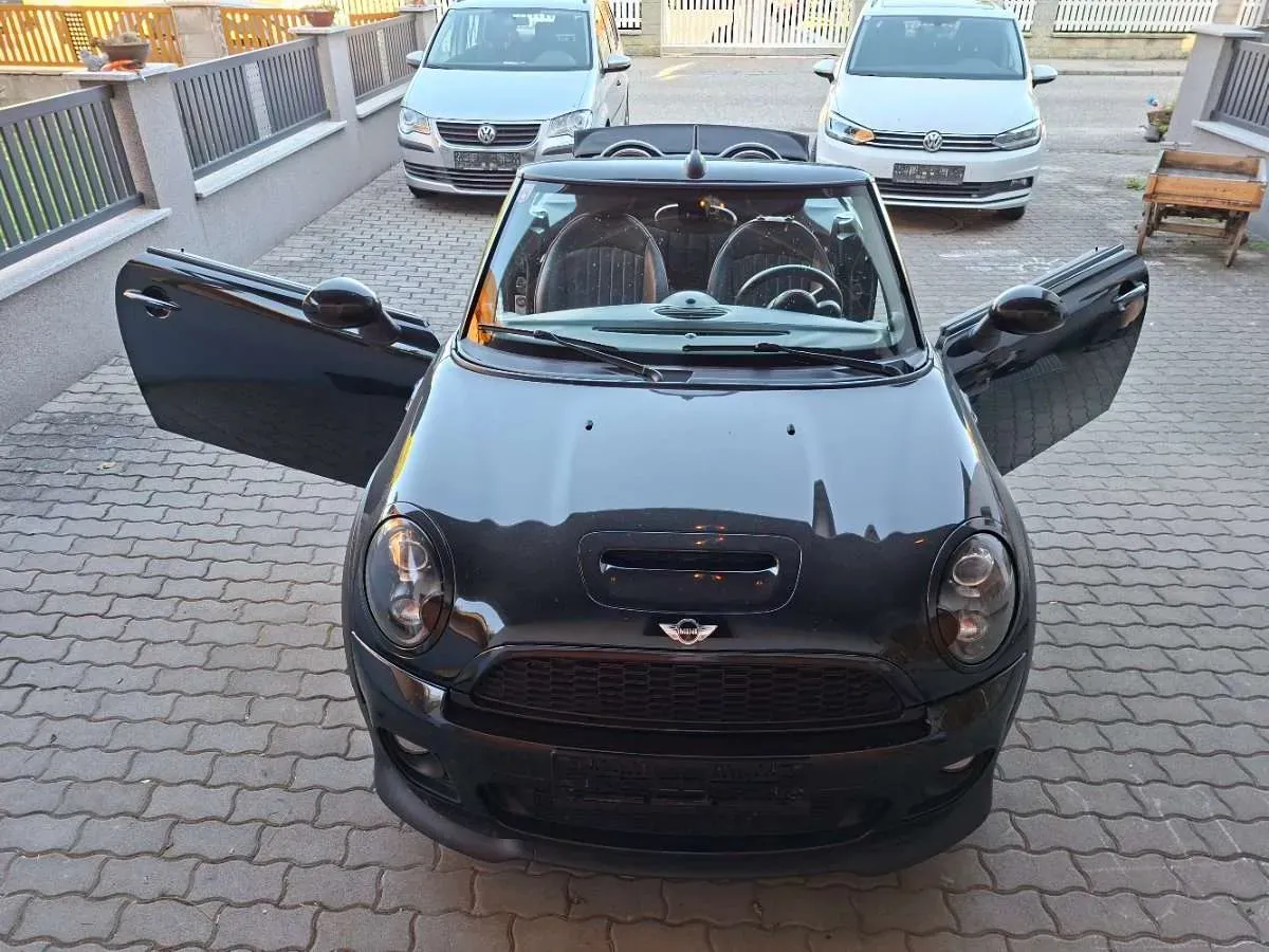 Mini Cabrio 2012 photo 3