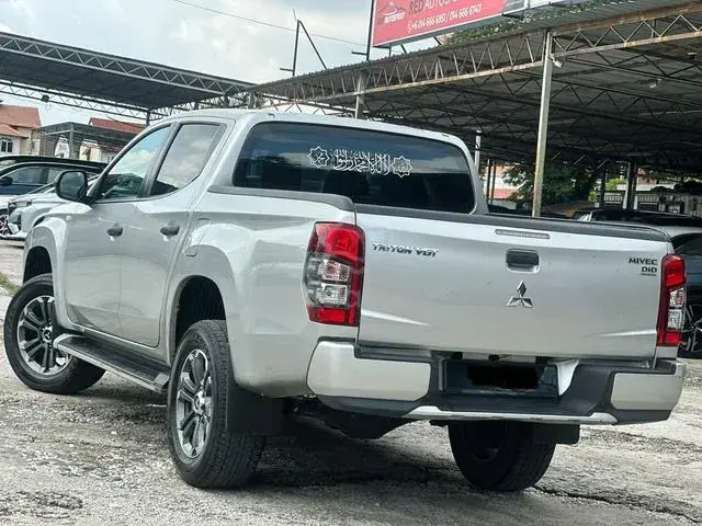 Mitsubishi Triton
