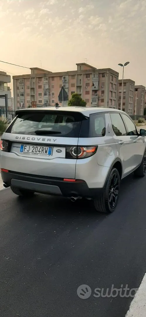 Land Rover Discovery Sport 2016 photo 2