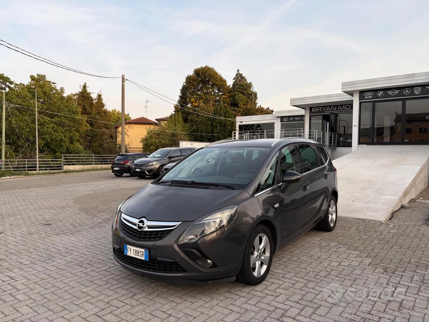 Opel Zafira Tourer 2014 photo 2