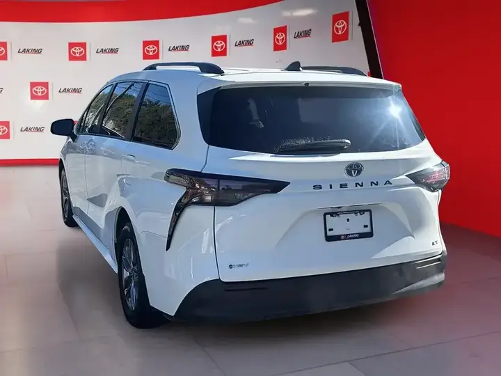 Toyota Sienna 2025 photo 4