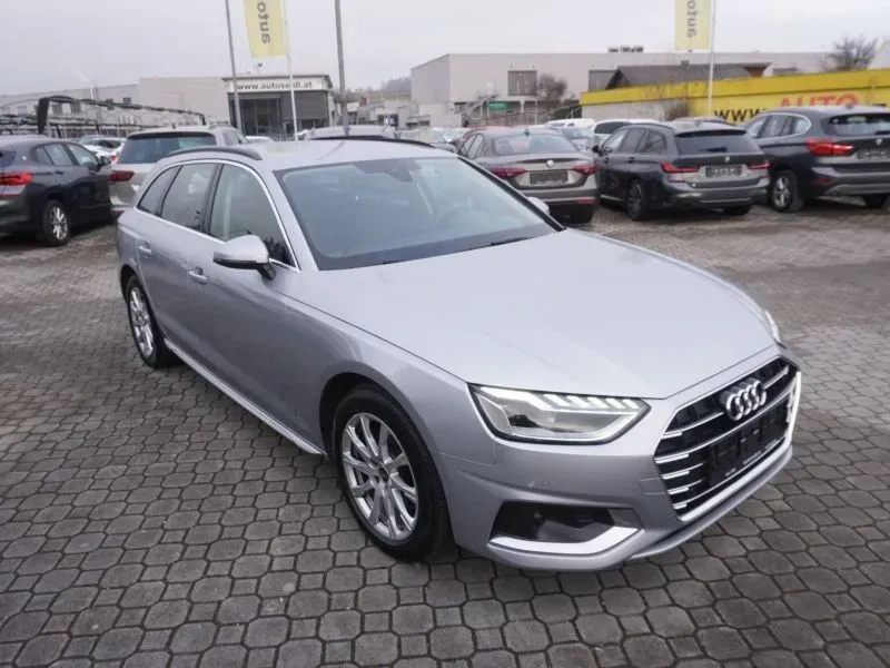 Audi A4 2022 photo 3