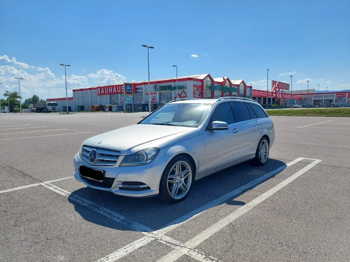 Mercedes-Benz C-Class 2012 photo 2