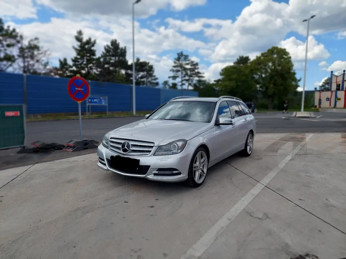 Mercedes-Benz C-Class 2012 photo 3