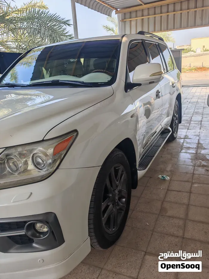 Lexus Lx 570 2010 photo 2