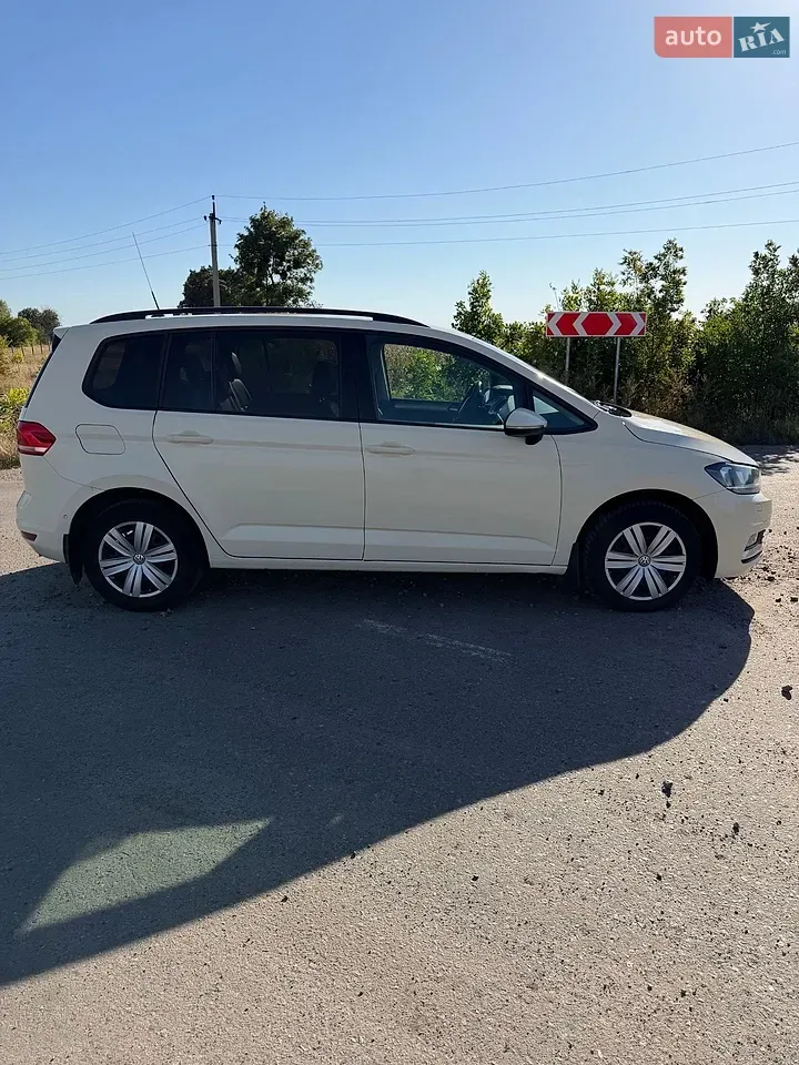 Volkswagen Touran 2019 photo 2