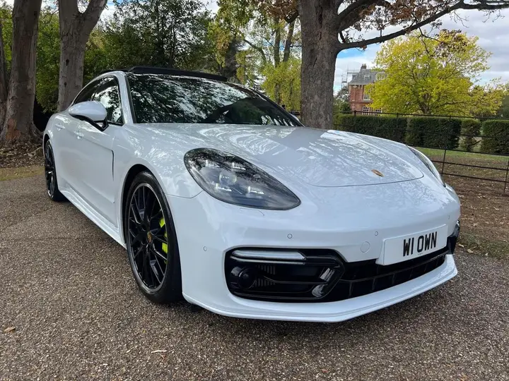 Porsche Panamera 2019 photo 2