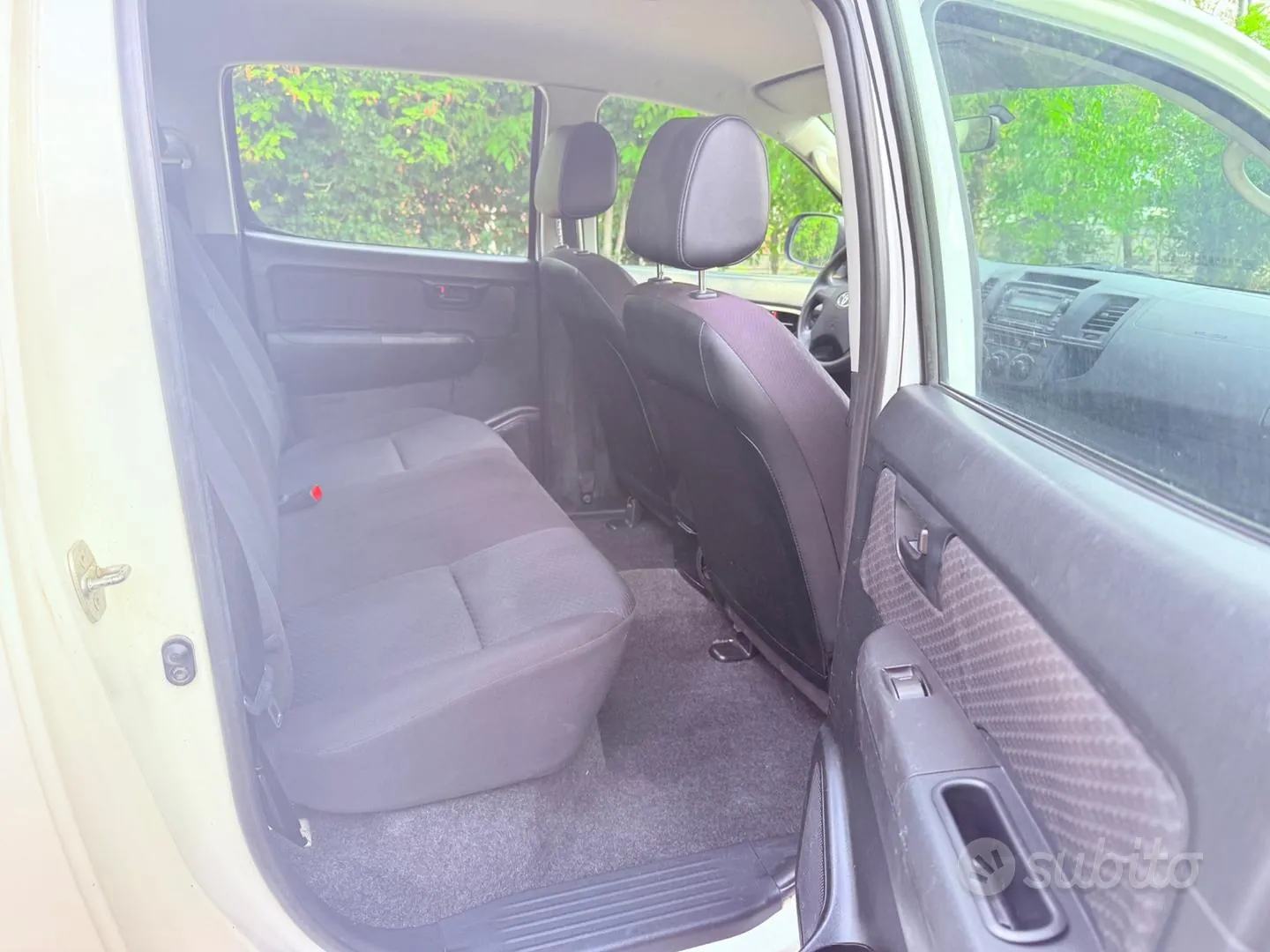 Toyota Hilux 2015 photo 3