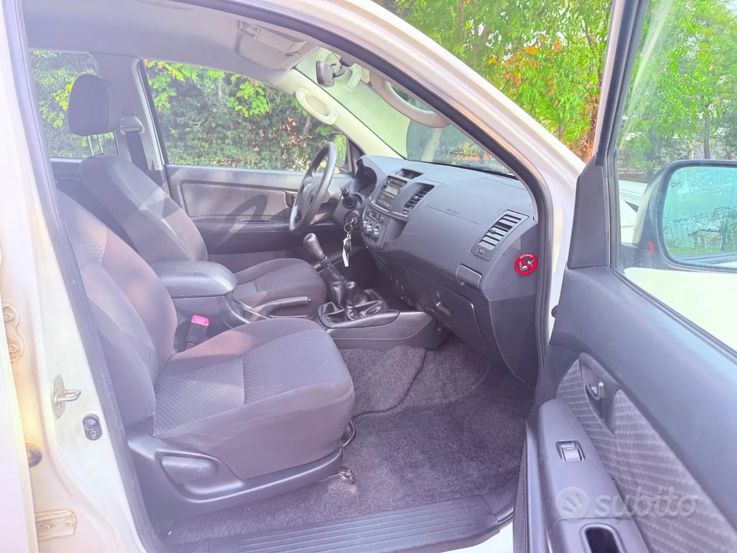Toyota Hilux 2015 photo 4