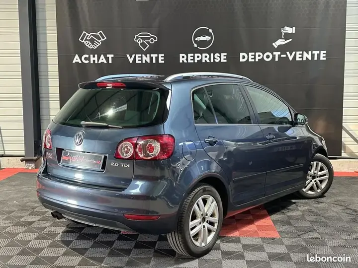 Volkswagen Golf 2010 photo 4
