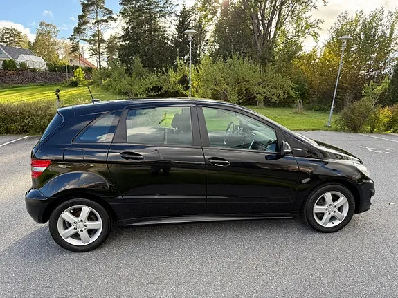 Mercedes-Benz B160 2010 photo 3
