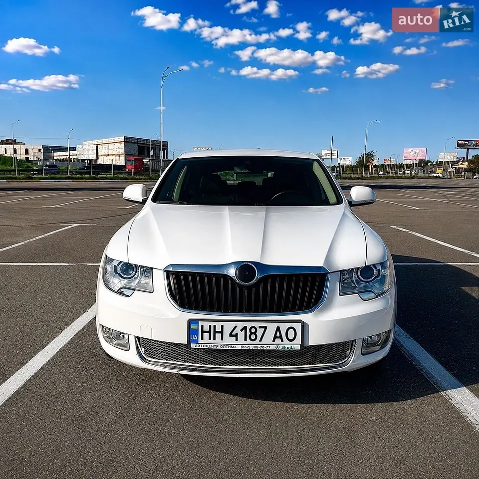 Skoda Superb 2010 photo 3