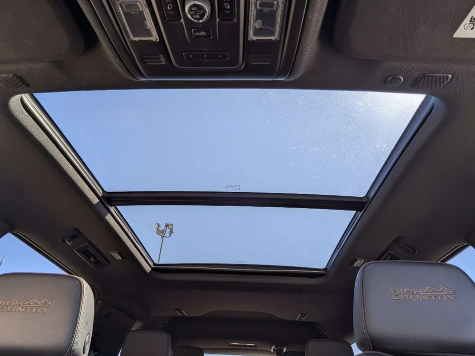 Chevrolet Tahoe 2024 photo 3