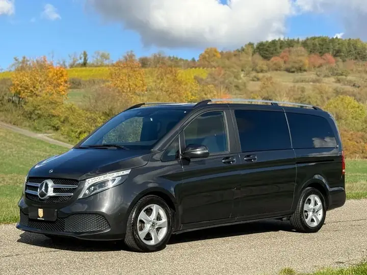 Mercedes-Benz V220