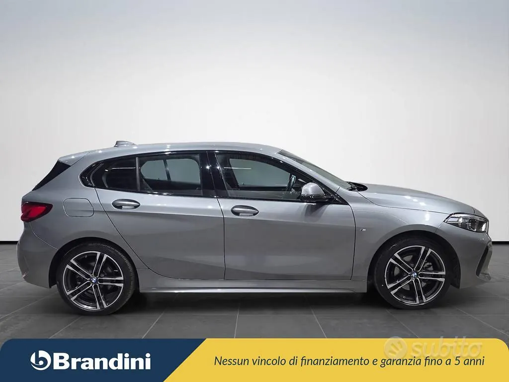 BMW 1 Series 2023 photo 5