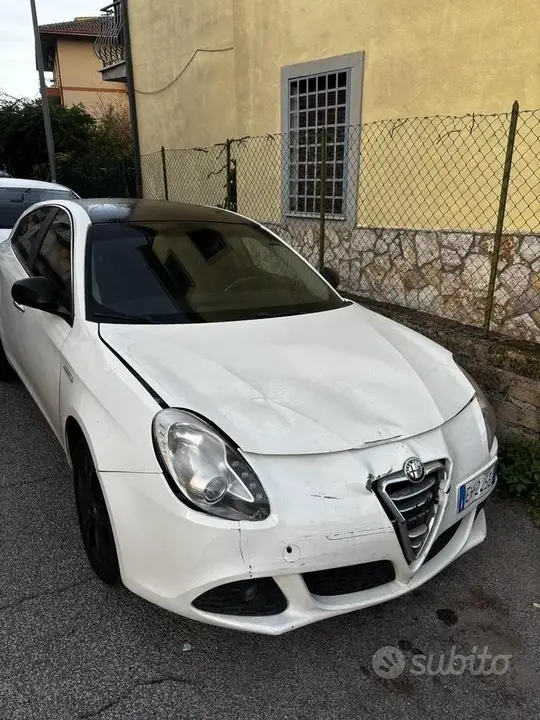 Alfa Romeo Giulietta 2011 photo 3