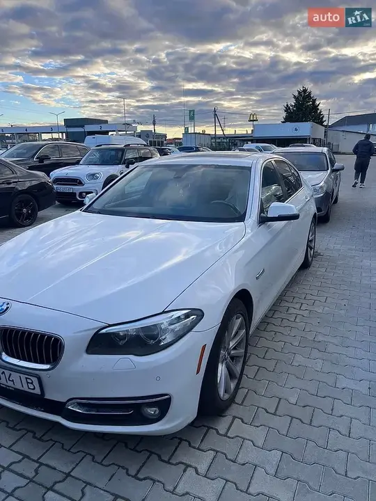 BMW 5 Series 2015 photo 2