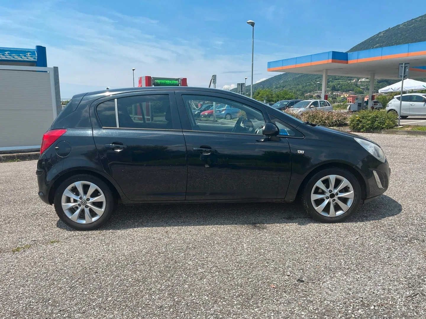 Opel Corsa 2013 photo 2