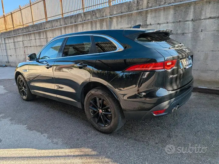 Jaguar F-Pace 2018 photo 4