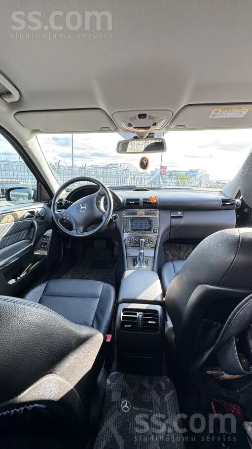 Mercedes-Benz C280 2006 photo 2