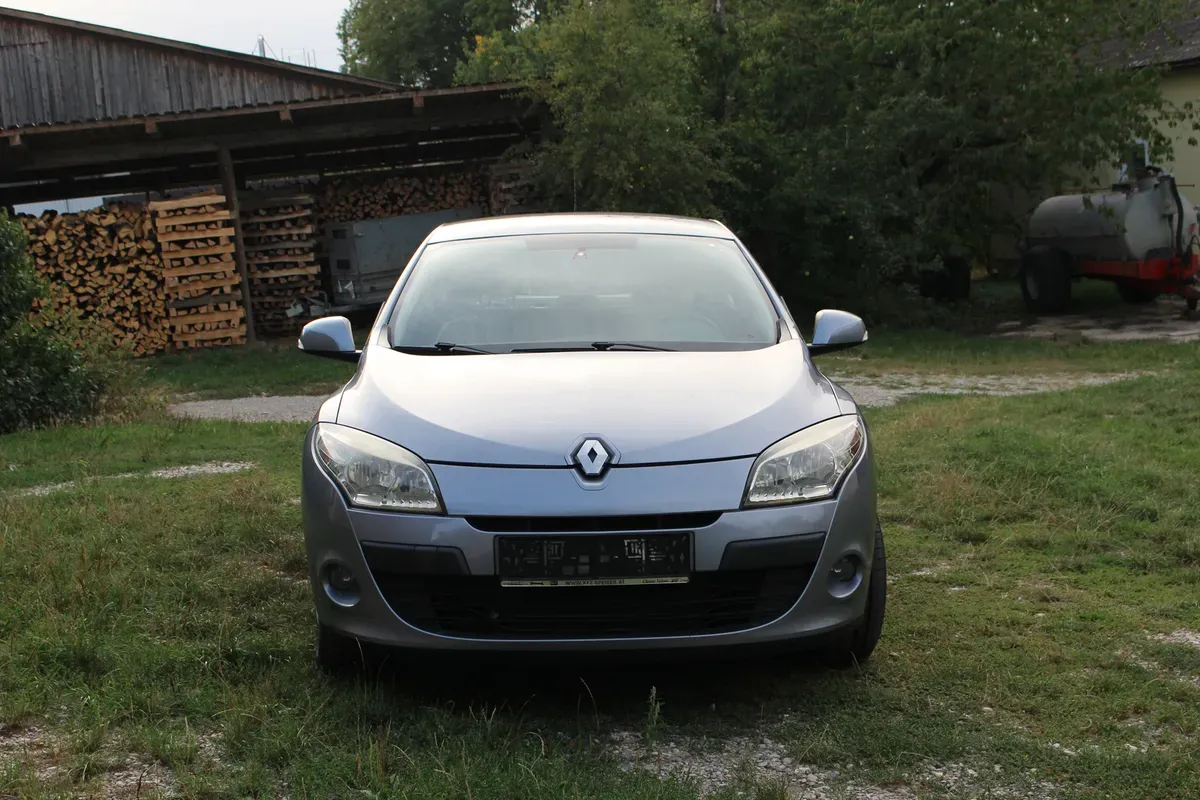 Renault Megane 2010 photo 3