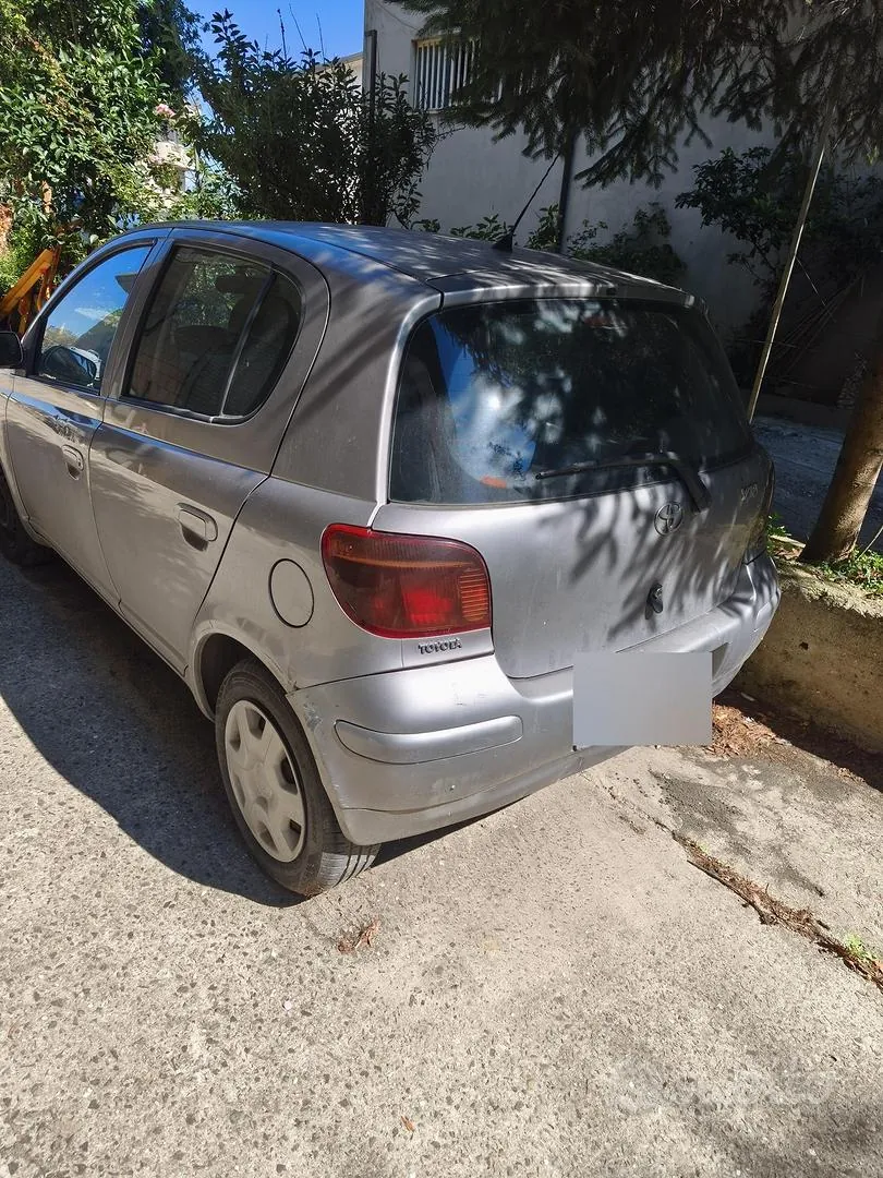 Toyota Yaris 2004 photo 2