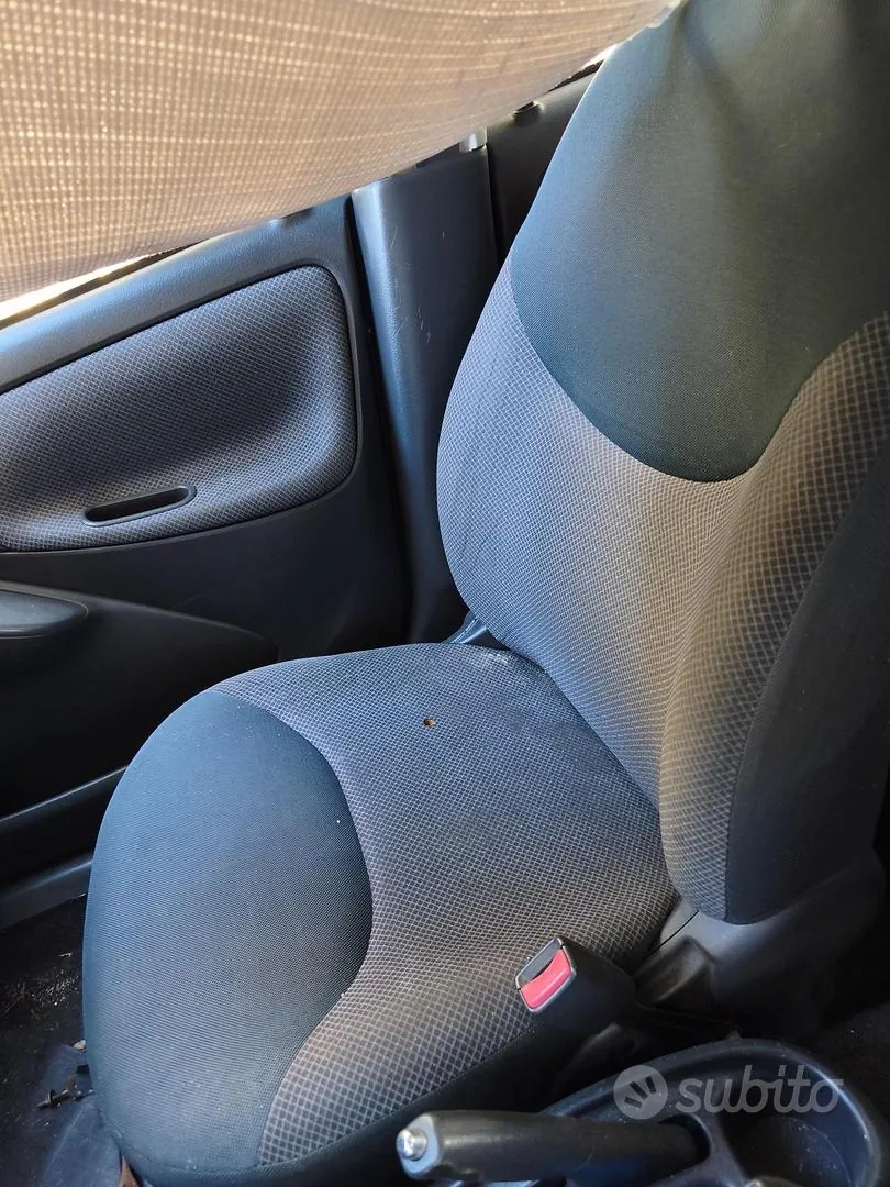 Toyota Yaris 2004 photo 5