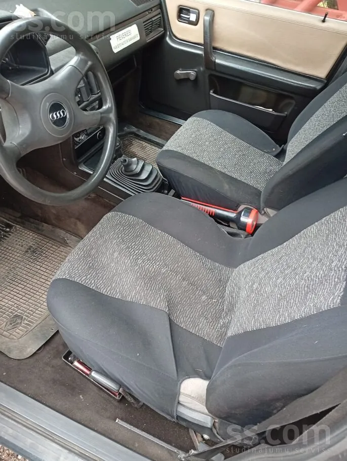 Audi 100 1986 photo 4