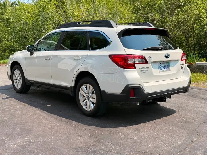 Subaru Outback 2018 photo 3
