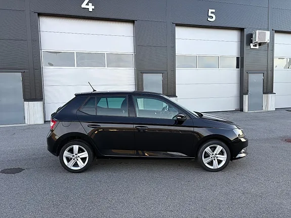 Skoda Fabia 2018 photo 2