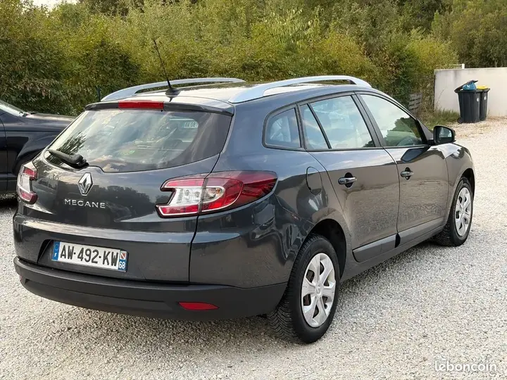 Renault Megane 2010 photo 3