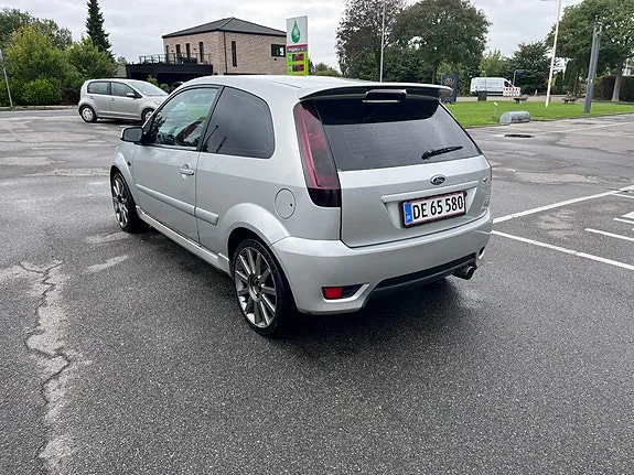 Ford Fiesta 2005 photo 5