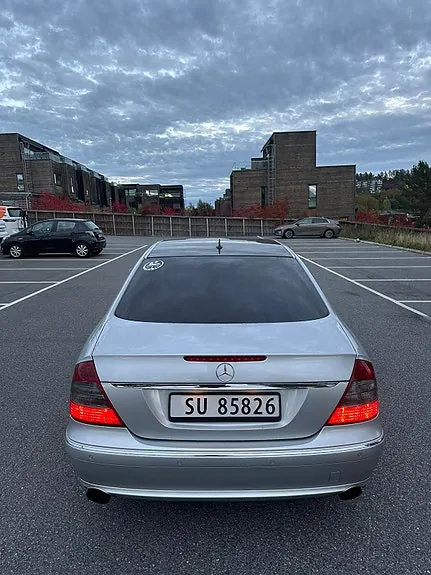 Mercedes-Benz E280 2006 photo 2
