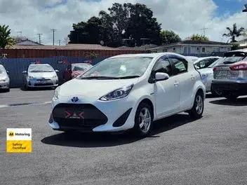 Toyota Aqua 2017 photo 4